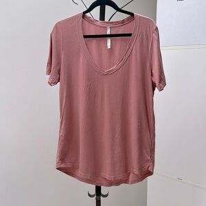 Dusty Rose Colored Babaton (Aritzia) T-Shirt - EUC - Size L